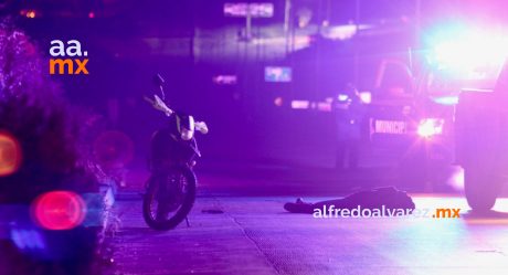 Motociclistas desatan persecución policiaca y uno termina abatido