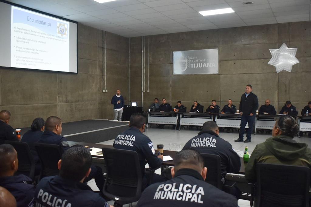 Capacitan-policias-Tijuana-deteccion-autos-robados-EU