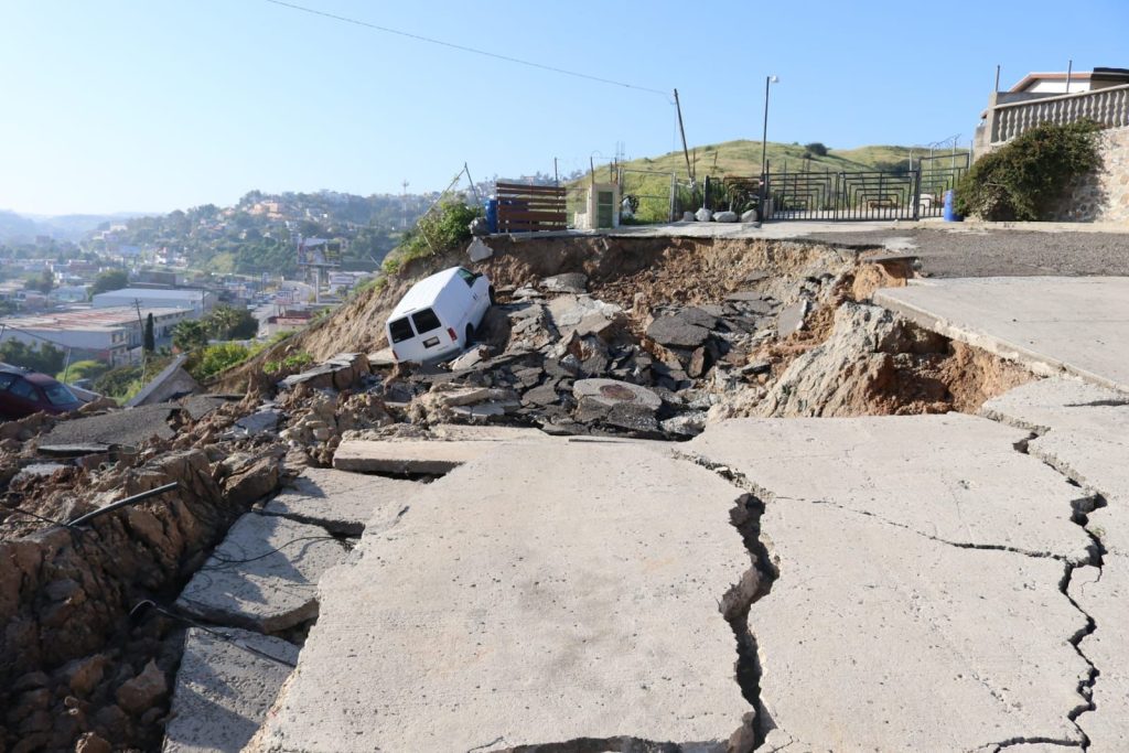 Ayuntamiento-Tijuana-continua-supervisiones-deslave-La-Sierra