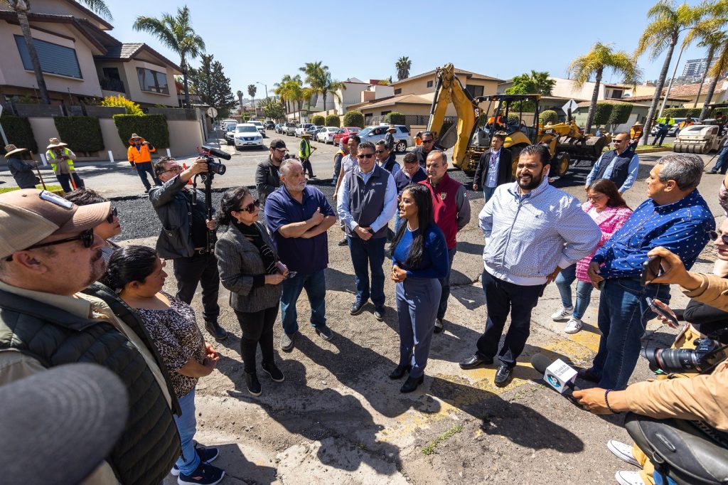 Ayuntamiento-Tijuana-trabaja-mejorar-vialidades-programa-bacheo