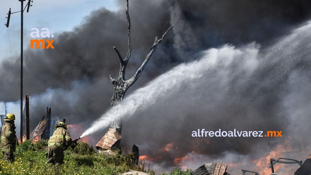 Incendio-recicladora-provoca-evacuacion-mas-300-personas