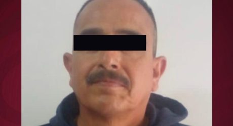 Adulto mayor roba con violencia auto de su expareja