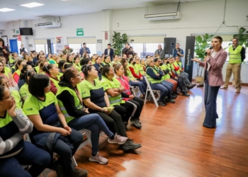 Marina del Pilar se reúne con mujeres trabajadoras de la industria