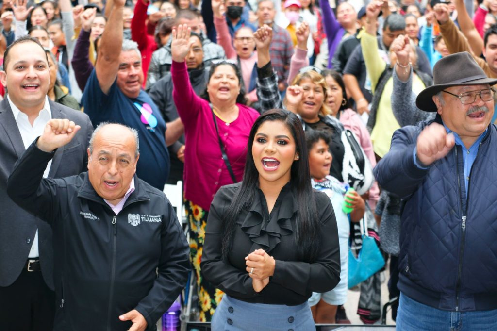 Montserrat-Caballero-entrega-13-mdp-Fideicomiso-Fondos-Tijuana