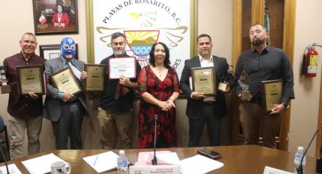 Cabildo de Rosarito reconoce a ciudadanos con premio al mérito civil 2023