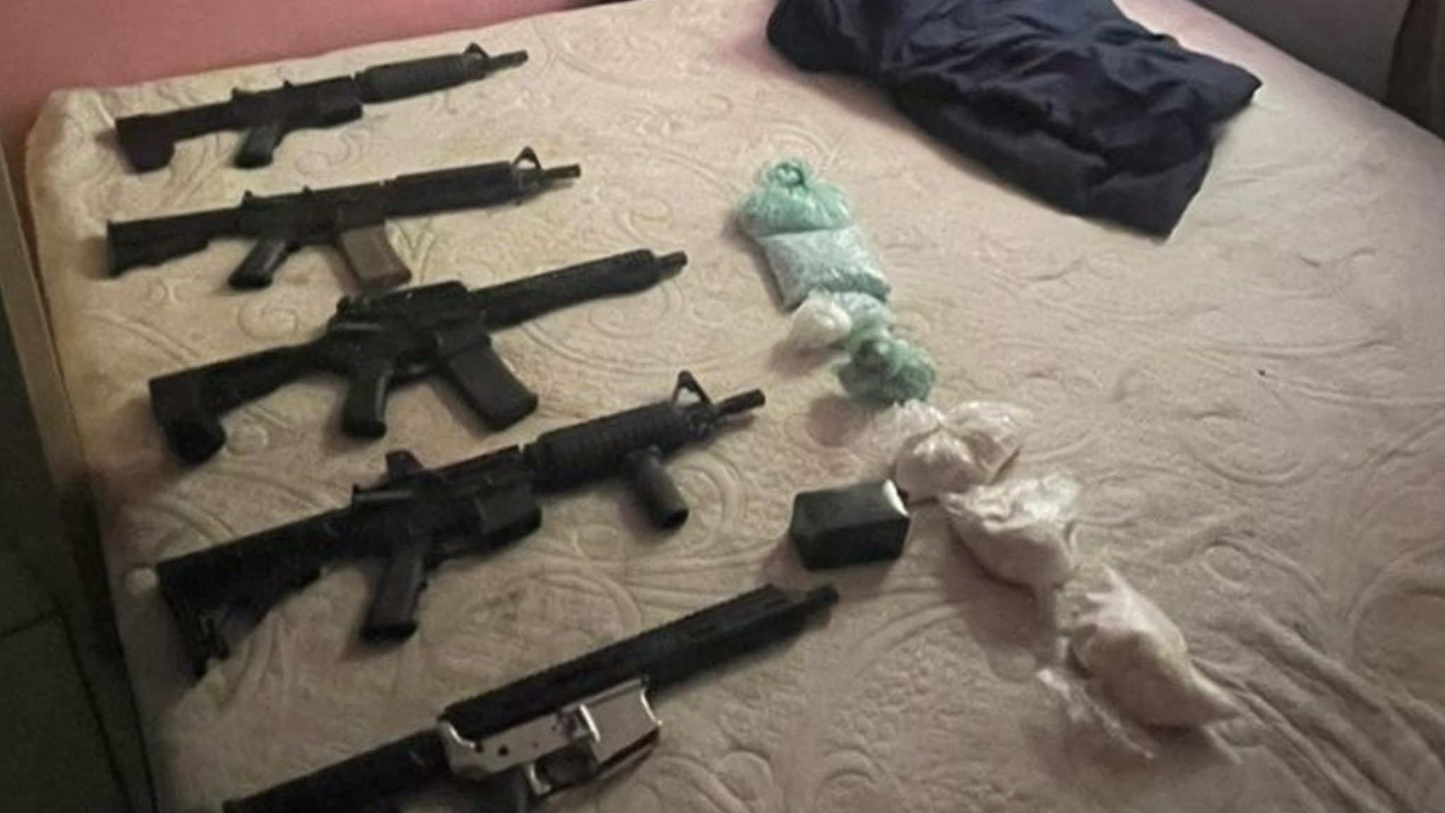 Fge Decomisa Cinco Armas Largas Y Droga En Cateo De Una Casa Alfredo