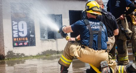 Bomberos de Tijuana se capacitan para mejorar operaciones de emergencia