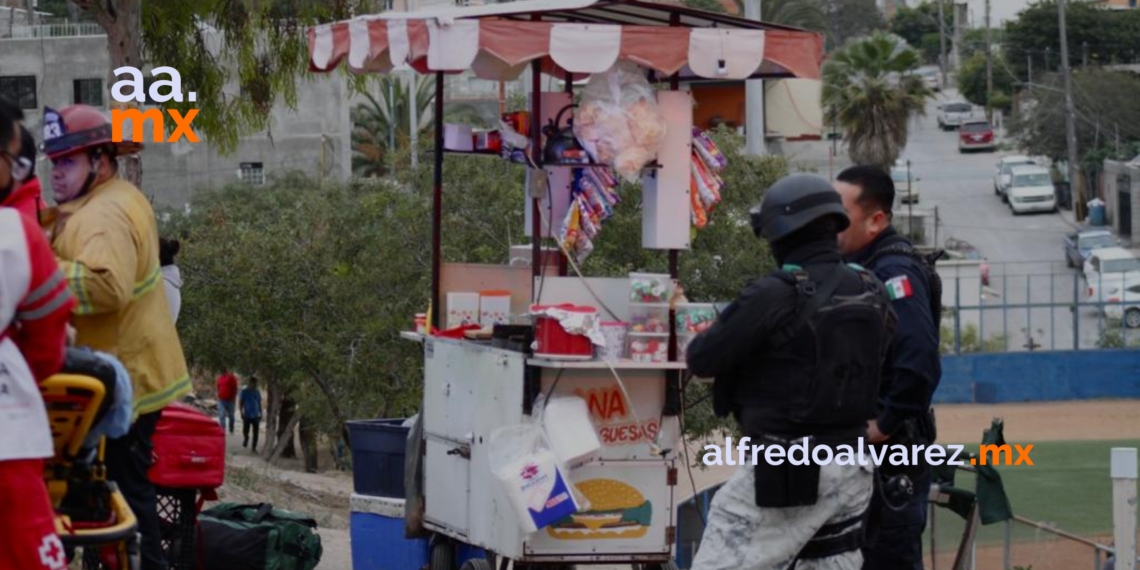 Abren fuego contra cliente de un puesto de hamburguesas y lesionan a un niño