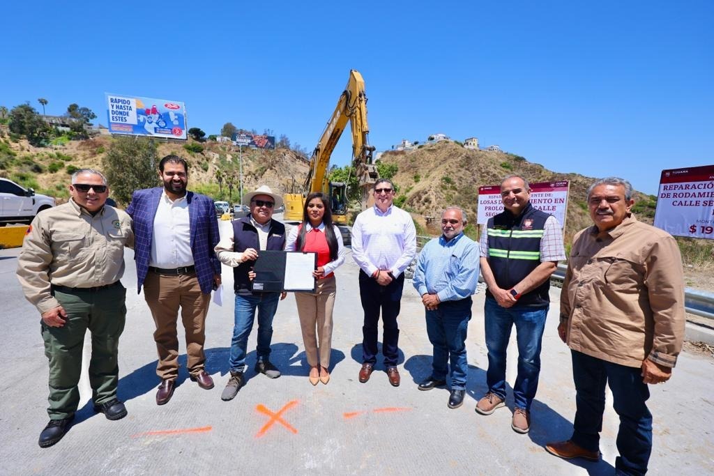 Alcaldesa-Tijuana anuncia reconstrucción de vialidad en el Cañón del Matadero