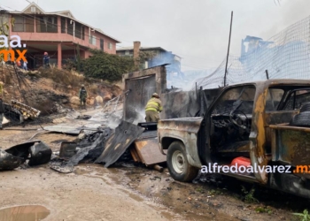 Incendio consume seis viviendas y cuatro autos