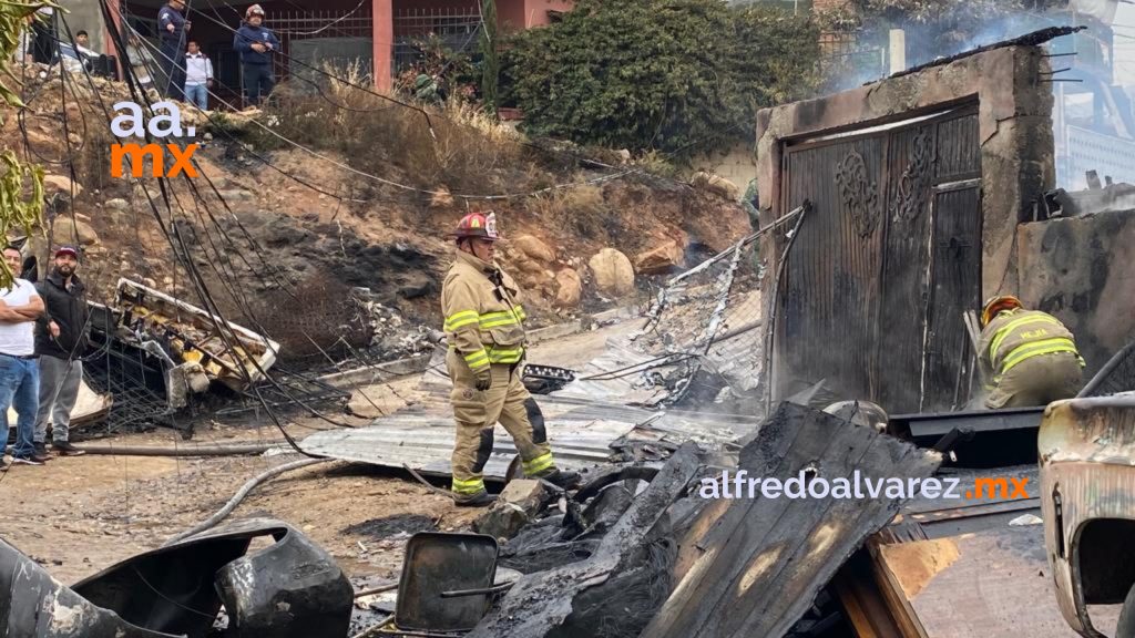 Incendio consume seis viviendas y cuatro autos