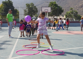 Cerca de 2 mil 500 niñas y niños participan en campamento de verano gratis gracias a la alcaldesa