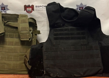 Policía municipal decomisa armas, chalecos y más de 26 kg de fentanilo