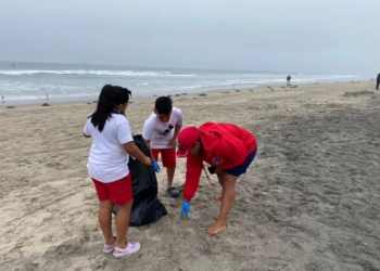 Rosarito retira cerca de media tonelada de basura de las playas