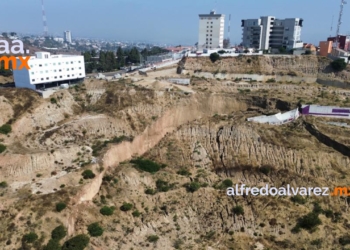 Suben a 15 viviendas etiquetadas en rojo por deslizamiento en Colinas del Rey