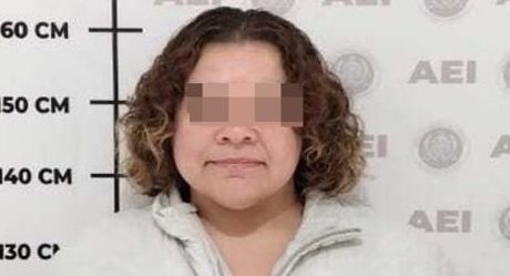 Detienen a mujer que golpeó a vendedora por no venderle un producto