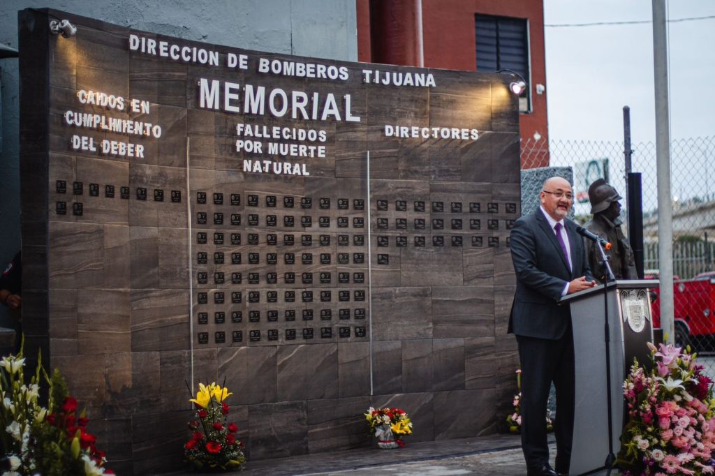 Ayuntamiento-Tijuana-realiza-homenaje-Bomberos-caidos-cumplimiento-deber