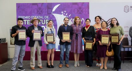 Marina del Pilar entrega premios Estatales de Literatura 2022