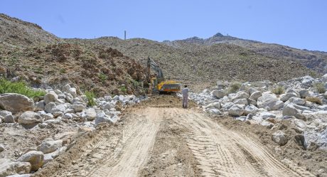 Trabajan en reparación de daños en el acceso al acueducto Río Colorado - Tijuana