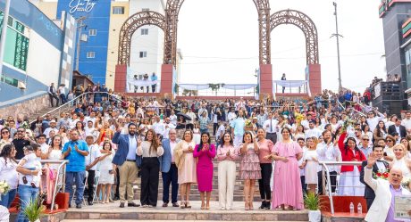 Montserrat Caballero une en matrimonio a más de 150 parejas frente al mar