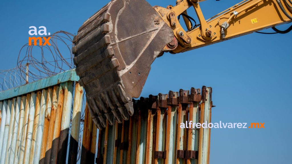 Derriban muro fronterizo en la zona de Playas de Tijuana