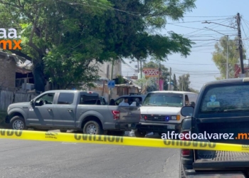 Asesinan a hombre mientras esperaba el cambio de semáforo