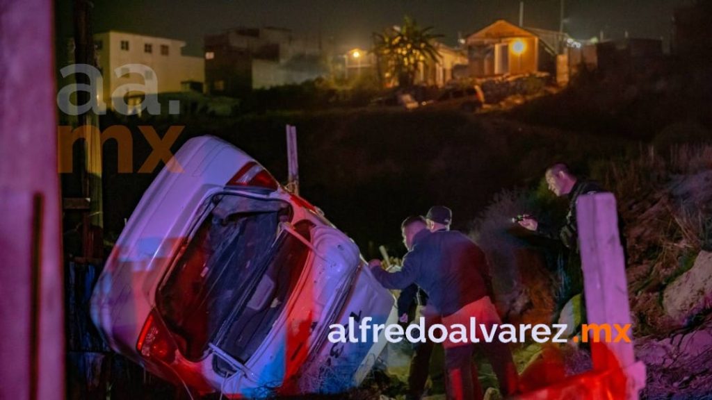 Matan-taxista-libre-mientras-conducia-cae-desnivel-5-metros