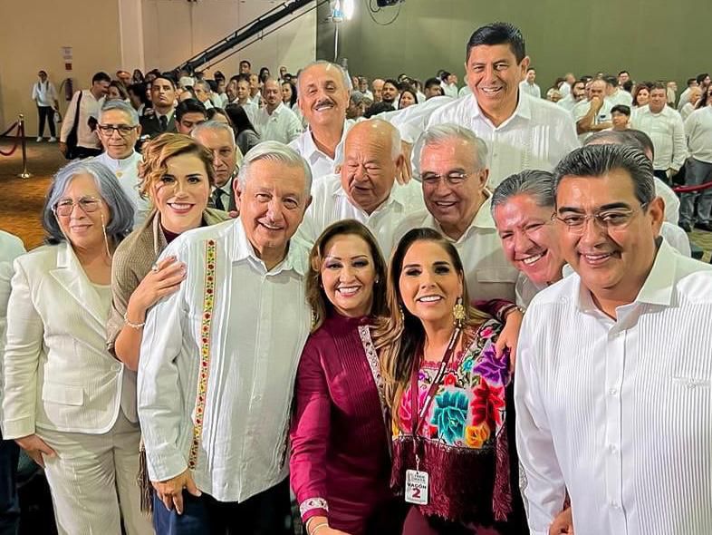 Marina-Pilar-acompana-presidente-Lopez-Obrador-quinto-Informe-Gobierno