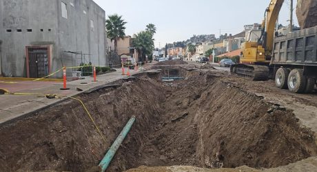 Ayuntamiento de Tijuana repara socavón en Fraccionamiento Bugambilias