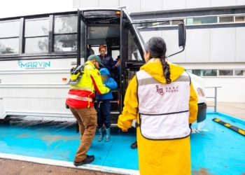 Ayuntamiento de Tijuana resguarda a 140 personas tras evacuar escuelas en Otay