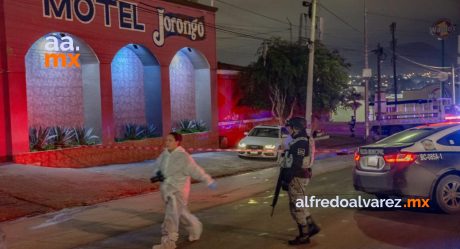 Hombre es asesinado frente a un Motel