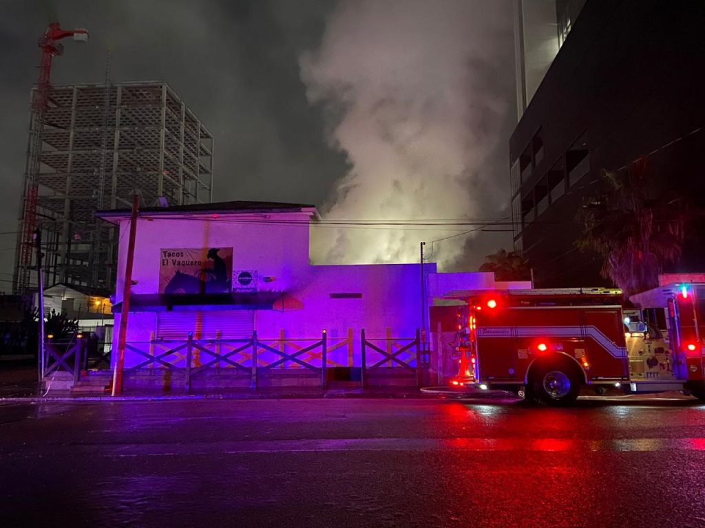 Incendio-consume-taqueria-Gabilondo