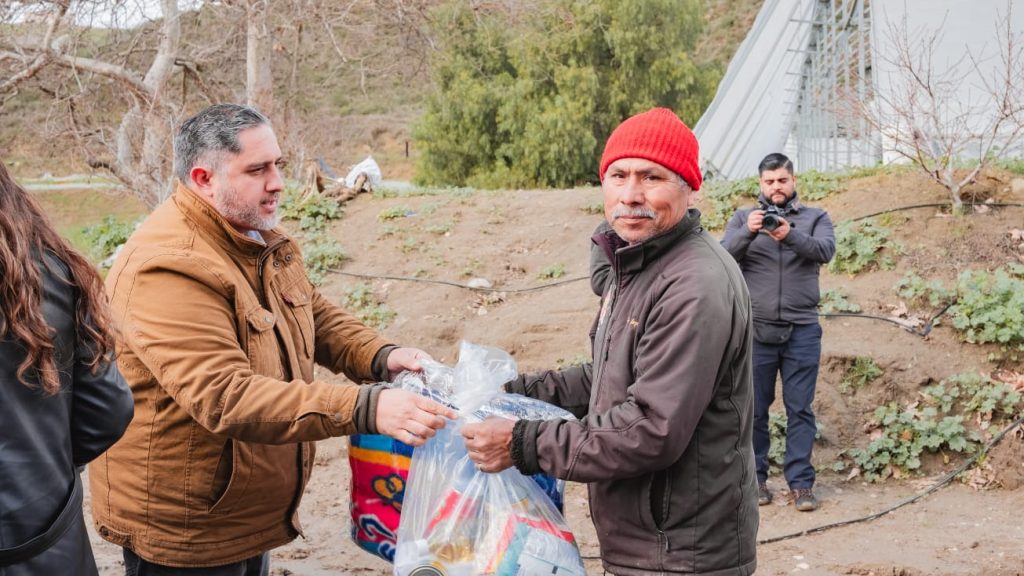 Gobierno-Rosarito-entrega-apoyos-familias-afectadas-lluvias