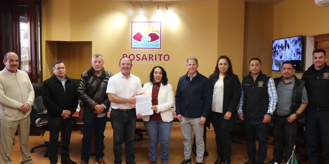 Gobierno Municipal y Asociación Pro Bomberos de Rosarito Baja firman convenio