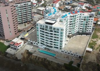 Condominio Océano 21 presenta deslave en el talud