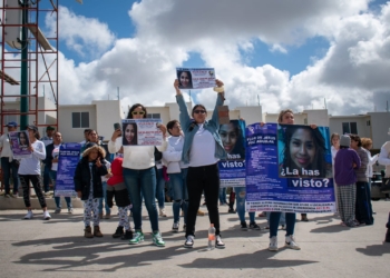 Familia de Flor exigen agilizar trámites para buscarla