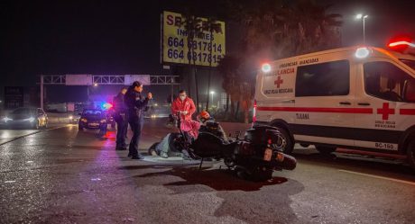 Estadounidense sufre accidente en su motocicleta