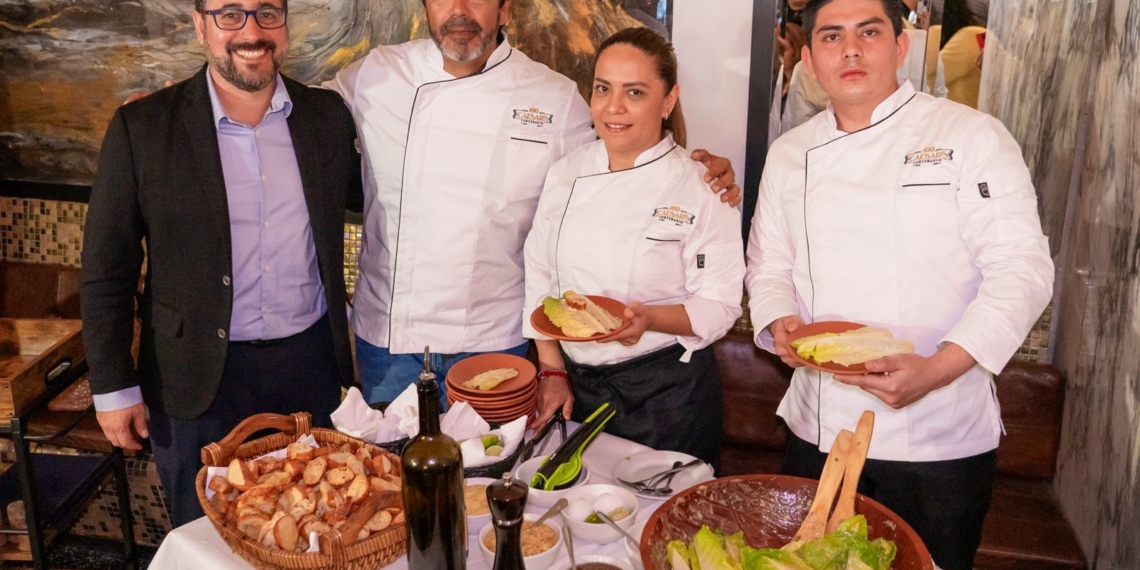 Celebran cultura gastronómica en Centenario de la Ensalada Caesar´s