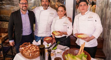 Celebran cultura gastronómica en Centenario de la Ensalada Caesar´s