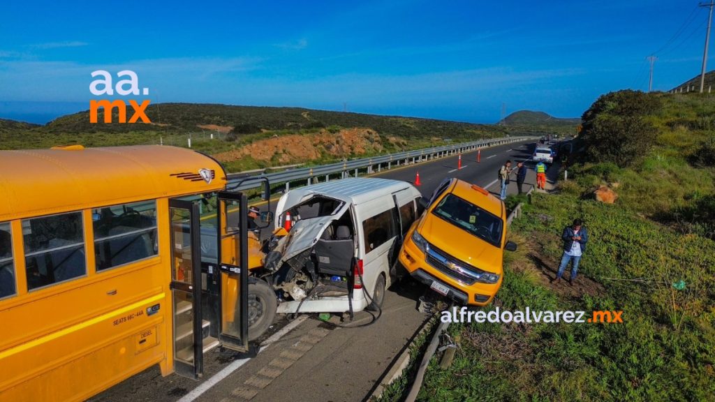 Encontronazo en la carretera Escénica deja 30 lesionados