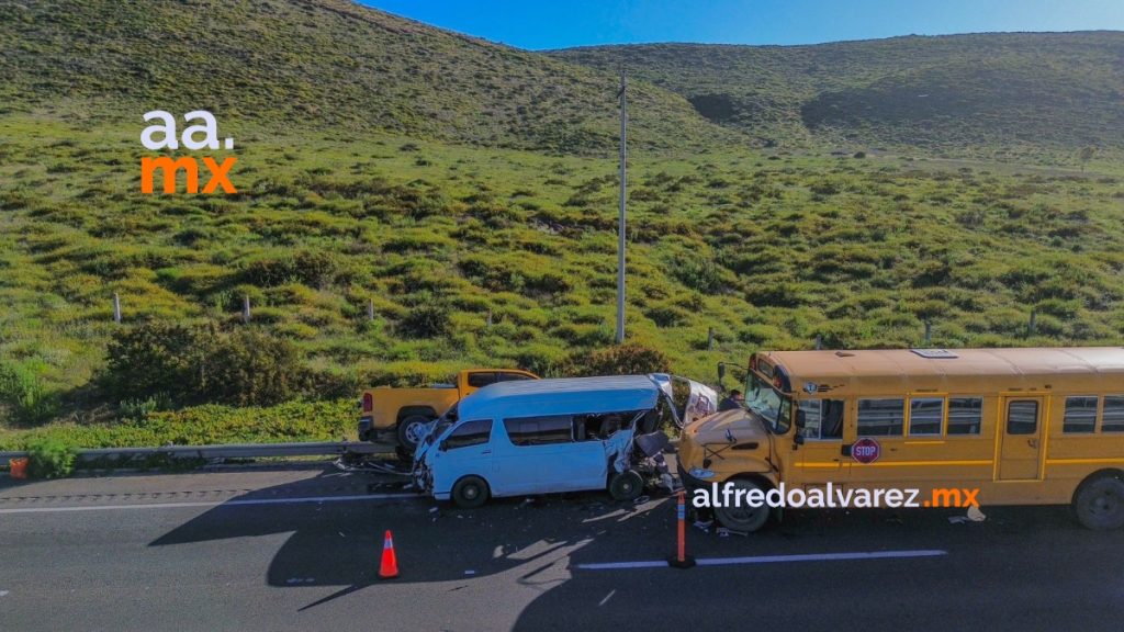 Encontronazo en la carretera Escénica deja 30 lesionados