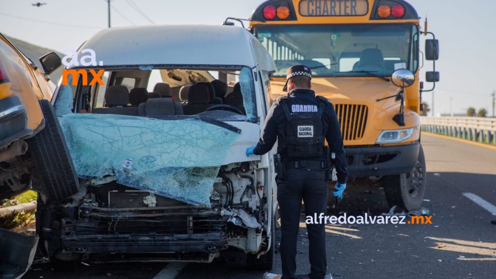 Encontronazo en la carretera Escénica deja 30 lesionados