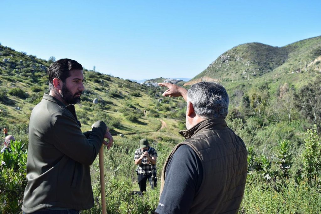 Juan Carlos Hank Krauss encabeza labores de limpieza en el Cañón de Doña Petra