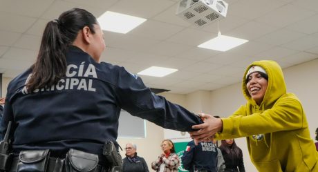 Agentes de policía imparten programa Mujer Segura a estudiantes de UABC