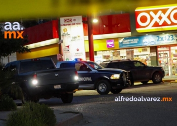 Matan a policía municipal afuera de un Oxxo