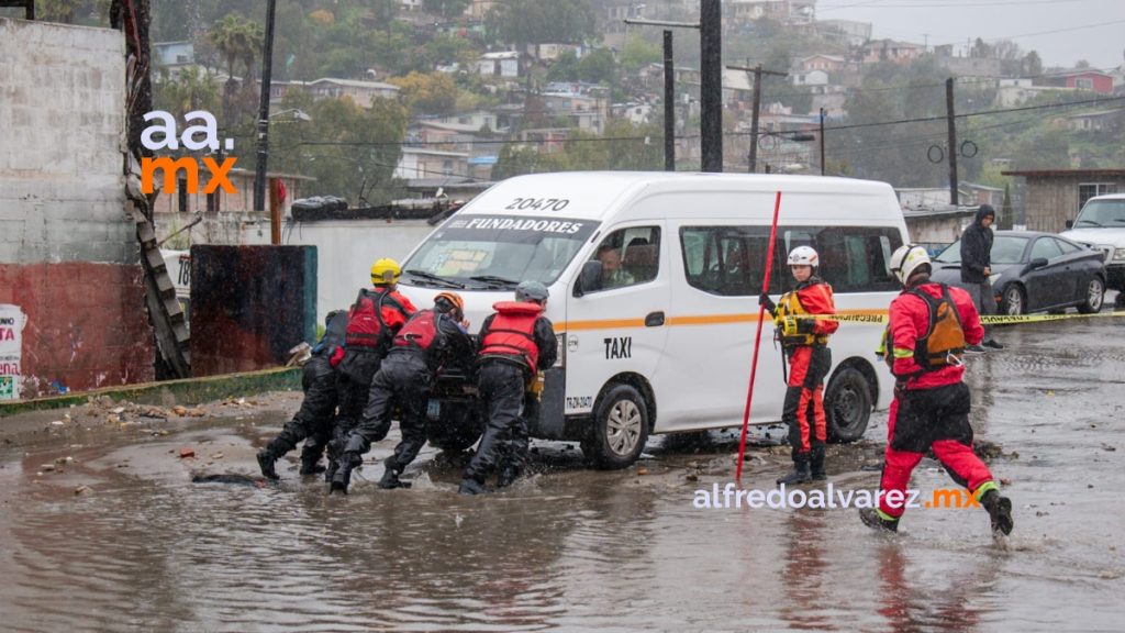 Lluvia-provoca-inundaciones-la-Obrera