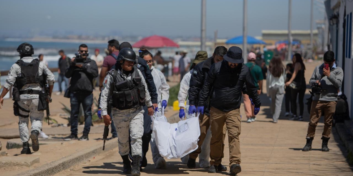 Hallan muerto a hombre acusado de lanzar a una persona por acantilado en Playas