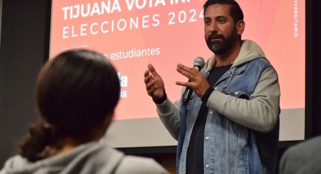 Juan Carlos Hank Krauss fue recibido por estudiantes de la Universidad Iberoamericana en Tijuana