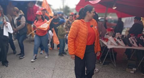 Karla Ruiz Macfarland visita swap meet La Mesa y Mercado sobreruedas bosco