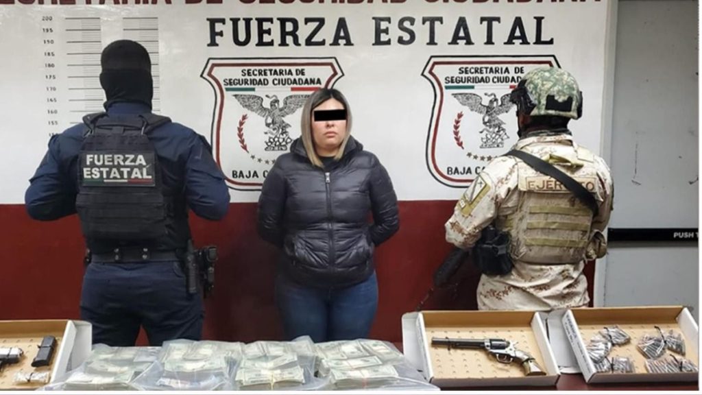 Detienen-mujer-cerca-200-mil-dolares-armas